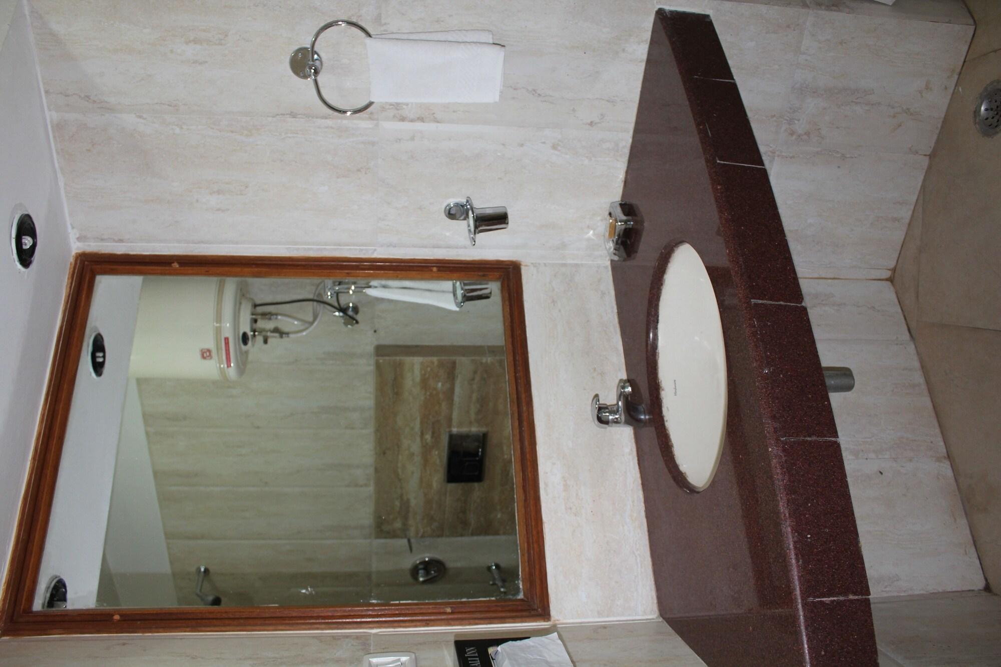 Bravia Hotel Manali Inn ภายนอก รูปภาพ